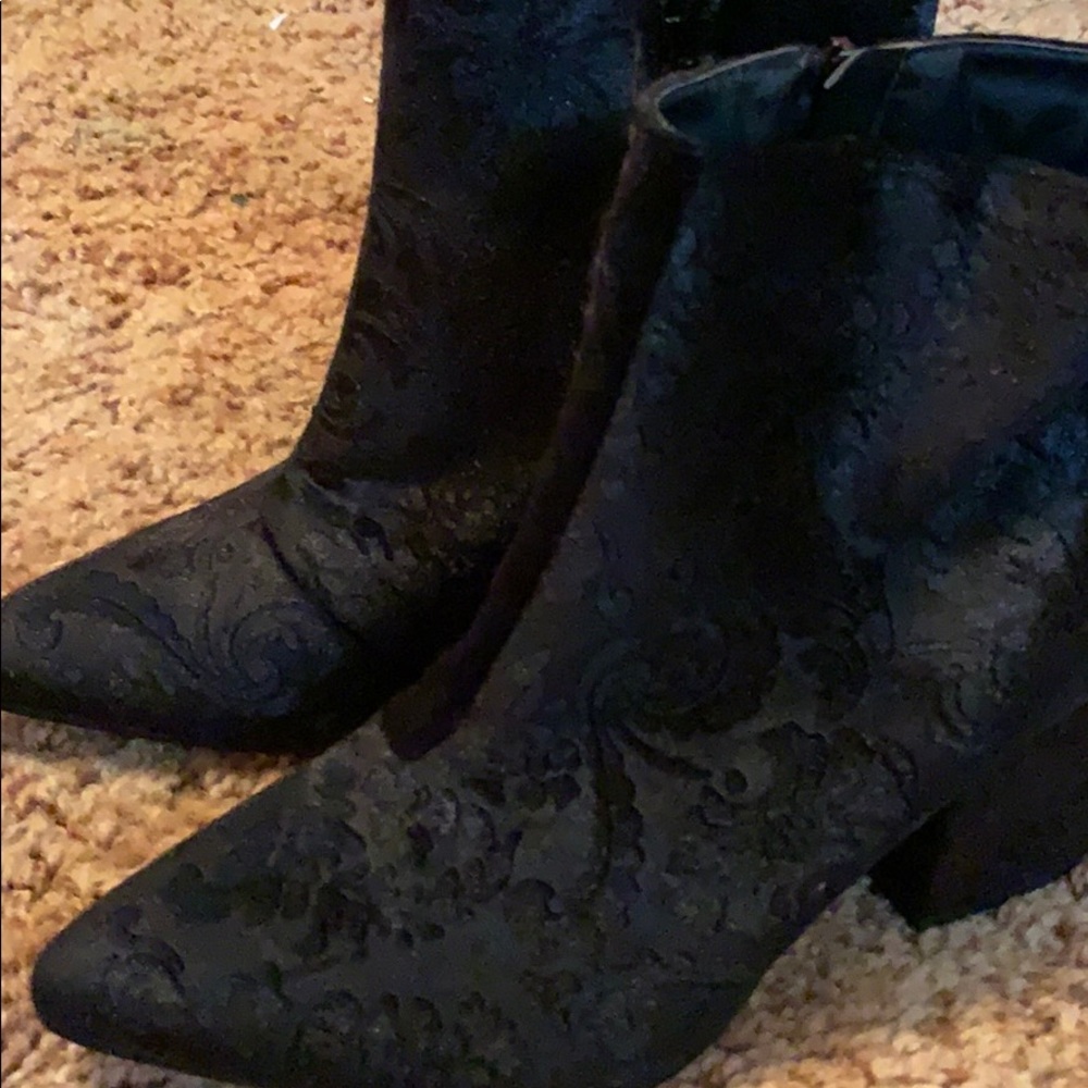 Black shoes